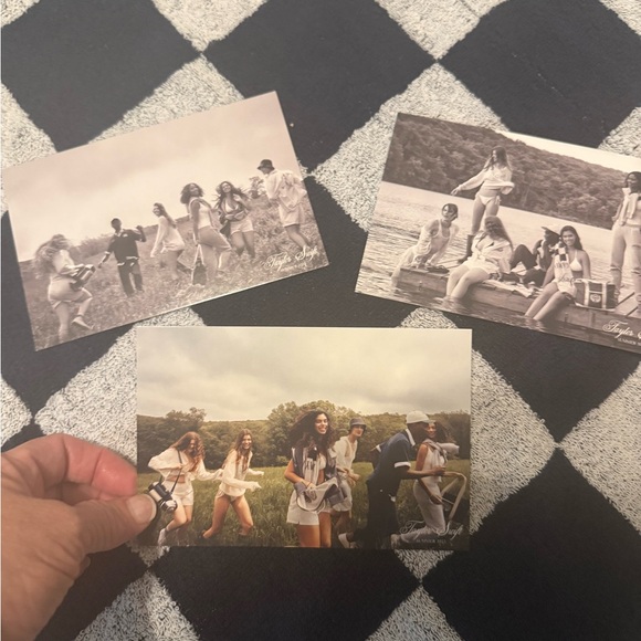 TS Checker Game Towel IN HAND NEW UNOPENED w/tags w/postcards - Picture 4 of 10